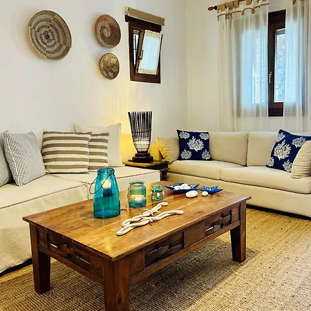 Divers House * Аграри